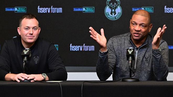 九游体育app关于集结日密尔沃基雄鹿调整名单以备德甲，迎来里程碑环节打磨，质疑声仍在，更衣室氛围转暖的信息